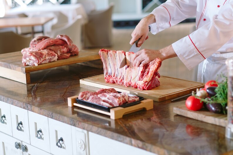Fresh premium cuts of beef, lamb, and chicken available to buy meat online Dubai effortlessly.
